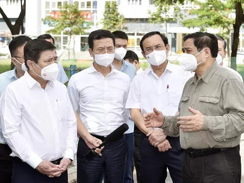Hình ảnh Thủ tướng Phạm Minh Chính kiểm tra công tác chống dịch Covid-19 tại TP.HCM