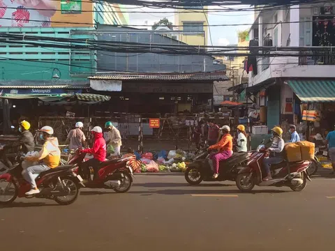 Quận 10 đóng cửa chợ Hòa Hưng do có ca nghi nhiễm Covid-19 đi chợ