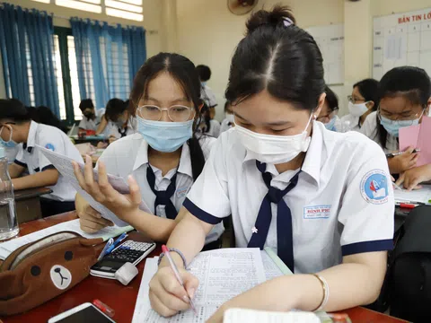 TP.HCM khuyến khích thí sinh mang nón, kính chắn giọt bắn khi thi tốt nghiệp