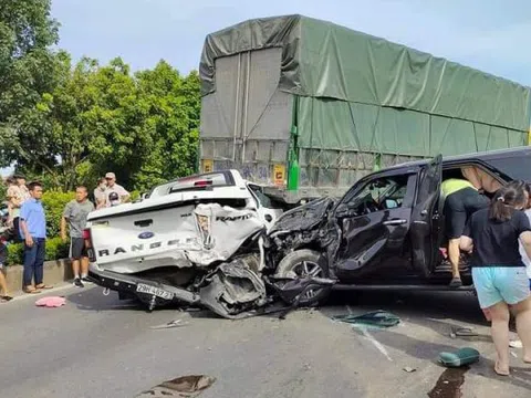 Thanh Hóa : Dồn toa liên hoàn 9 ô tô trên QL 1 A , nhiều người thương vong