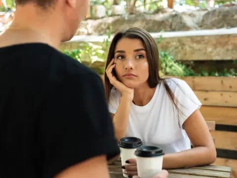 4 hành vi của người hướng nội thoạt nhìn có vẻ “thô lỗ” nhưng thực ra không phải vậy