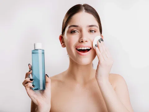 Công dụng làm đẹp của các loại nước cất từ hoa