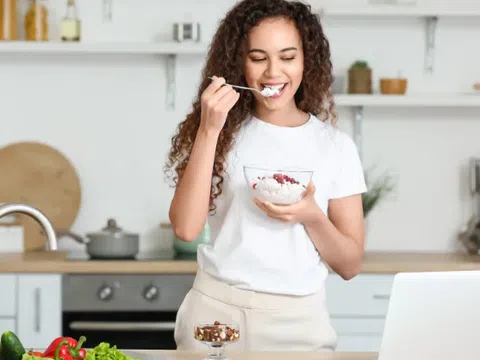 Huấn luyện viên thể hình chia sẻ top 3 món ăn nhẹ giúp đốt cháy mỡ bụng