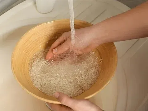 Có nên vo gạo kỹ trước khi nấu?