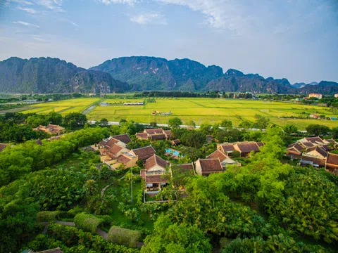 Lạc vào miền thơ giữa tiết trời cuối năm tại Emeralda Resort Ninh Bình