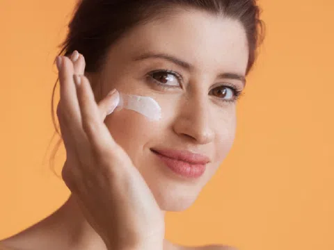 6 công thức làm kem dưỡng da ban đêm tại nhà dễ dàng cho làn da sáng mịn