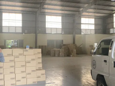 Tổng tấn công, phá 8 tổng kho các shop lớn chuyên bán livestream