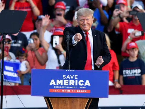 Ông Trump đi vận động trở lại, tuyên bố sẽ 'chiến thắng lần thứ ba'