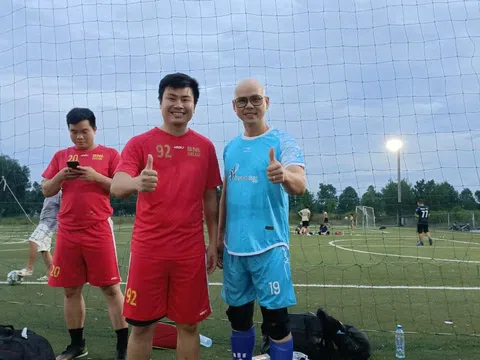 SEA Games 31: Ca sĩ Phan Đinh Tùng có nhiều hoạt động cổ vũ đầy ý nghĩa.