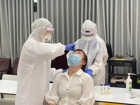 Nóng : Phó Chủ tịch quận 11 dương tính với SARS-CoV-2 khi đi làm nhiệm vụ tại điểm tiêm ngừa vắc xin NTĐ Phú Thọ